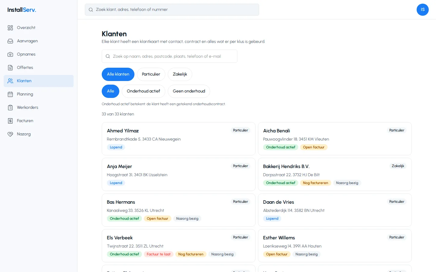 Scherm Klanten in de InstallServ app